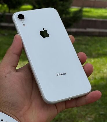 Apple iPhone: IPhone Xr, Б/у, 128 ГБ, Белый, 81 %