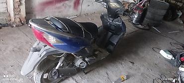 gilera runner: Скутер 50–150 см³ (визуально класс «городской», 4‑тактный — 2