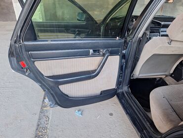 Audi: Audi 100: 1991 г., Седан — 4