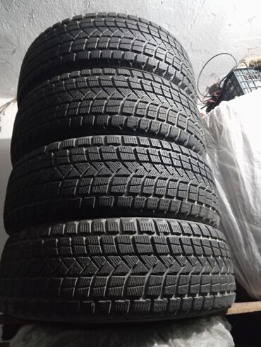 Шины: Шины 235 / 60 / R 18, Зима, Б/у, Комплект, Легковые, Китай, Firemax