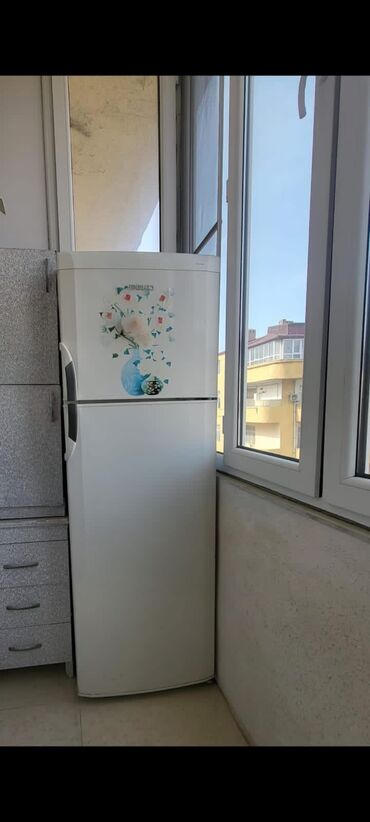 Холодильники: Б/у Холодильник Beko