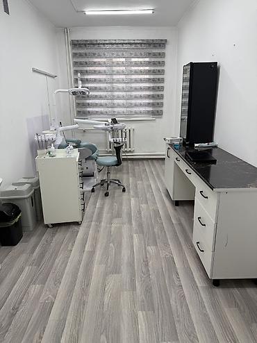 стоматологическое кресло в аренду: Стоматолог. Аренда места — 1