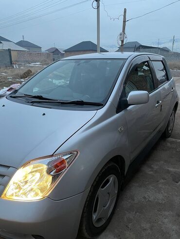 Toyota: Toyota ist: 2002 г., 1.3 л, Автомат, Бензин