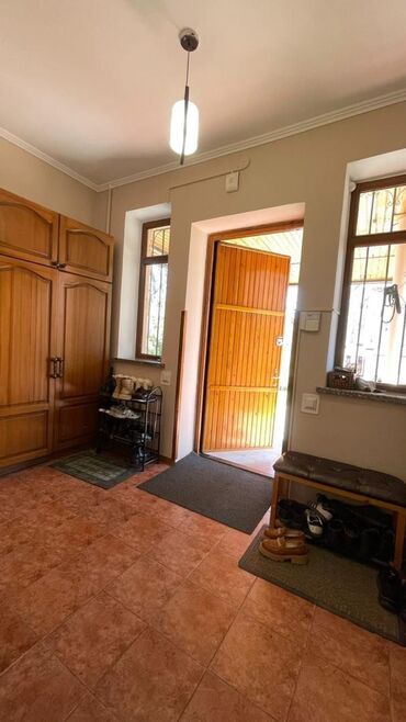 Продажа домов: Дом, 300 м², 5 комнат, Агентство недвижимости, Косметический ремонт — 11