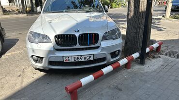 редуктор бмв х5: BMW X5 (E70), белый кузов, передний М-стиль бампер и решётка радиатора