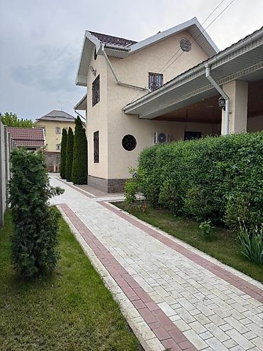 Продажа коттеджей и домов: URSA 🏡 Продаётся уютный кирпичный дом в Бишкеке (район Политеха — 20