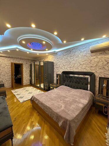 Uzunmüddətli kirayə mənzillər: 8 Noyabr metrosu Rahatin yanınında mənzil kirayə verilir. Mərtəbə — 12