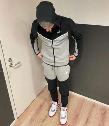 Trenerke: TOP PONUDA Veličina S M L XL XXL Cena 5300 dinara Moguca zamena — 17