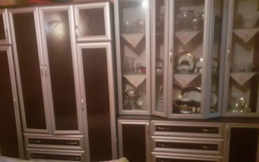 стенка мебель: Горка, Б/у, 5 дверей, Распашной, Прямой шкаф, Азербайджан