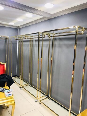 Кронштейны, стойки: Кронштейн для одежды Вешалка для одежды Оборудования для бутика — 15