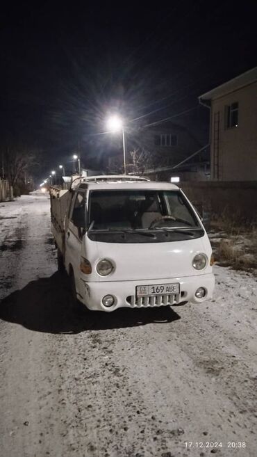 Легкий грузовой транспорт: Легкий грузовик, Hyundai, 2 т, Б/у