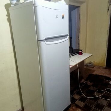 встраиваемая техника: Холодильник Б/у, Двухкамерный
