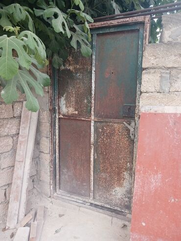 işlenmiş demir qapı: Darvazalar, Həyət üçün, İşlənmiş, Mexaniki, Ünvandan götürmə, Ödənişli quraşdırma
