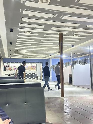 ev temizlik isi bakida: Ofisiant tələb olunur, Restoran, Gündəlik ödəniş, İstənilən yaş, 1-2 illik təcrübə — 1