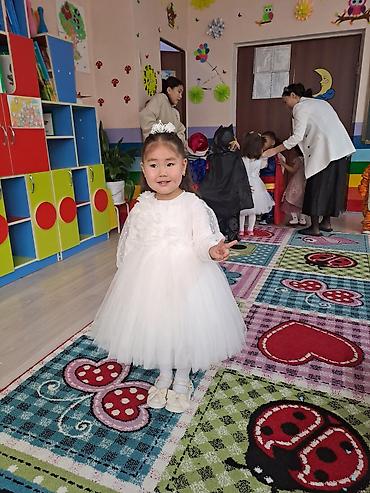 Жаш кыздардын көйнөктөрү: Балдар көйнөгү, түсү - Ак, Колдонулган — 1