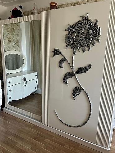 İşlənmiş, 2 qapılı, Təkərli, Bej, Kupe, Düz dolab