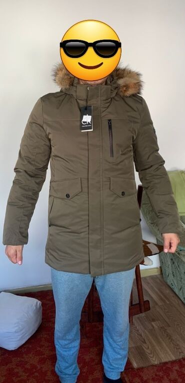 куртка зимняя мужская north face: Продаю новую зимнюю куртку, 48 размер. Прошу 4000с, торг уместен