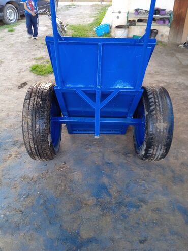 Садово-строительные тачки и тележки: Садово-строительная тачка и тележка, Двухколесная, Б/у — 4