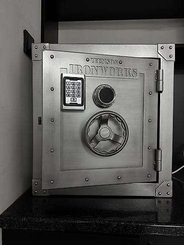 me: Сейф ZEEMSON IRONWORKS, настольный/ шкафный формат, корпус из металла — 1