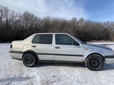 бу автомобиль: Volkswagen Vento: 1992 г., 1.8 л, Механика, Бензин, Седан