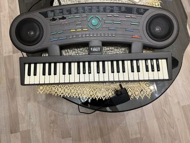 Səs avadanlığı: Piano, Roland, Rəqəmsal, İşlənmiş, Pulsuz çatdırılma