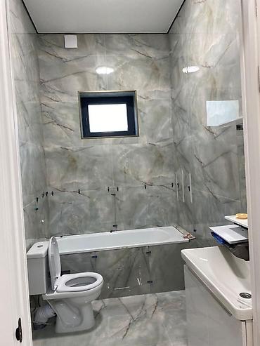 Sale of cottages and houses: Продаётся дом 5-комнатный Район: АУЦА Этаж: 1 Площадь: 140м2, 3 соток — 9