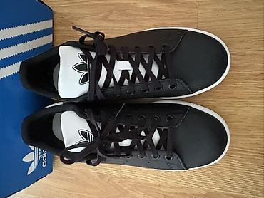 Kişi ayaqqabıları: Məhsul: Adidas Originals Stan Smith idman ayaqqabısı Xüsusiyyətlər: - — 6