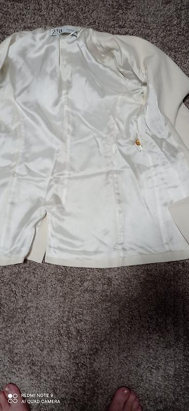 Sakoi: ZARA ženski blejzer, model sa duplim kopčanjem. - Boja: krem/bela - — 5