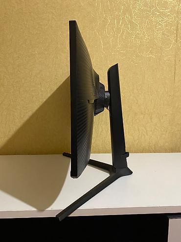 samsung oled: Monitor tezelikden mende olub,yeniden seçilmir,çox qeşeng monitordu,4k — 4