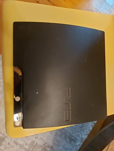 PS3 (Sony PlayStation 3): Bütün şunurları üstündə verilir. Əlavə 2 pult. cüzi endirim olacaq