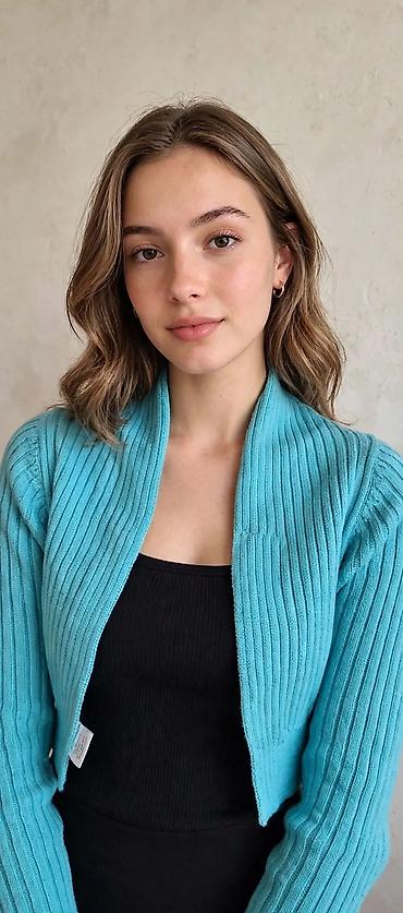 dozer za parfeme: Trendi ženski bolero – tirkizna boja - Model: Trend bolero - — 2