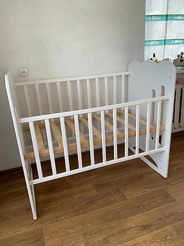 bunk bed: Детская кроватка классическая, цвет белый. - Материал: массив/МДФ — 1