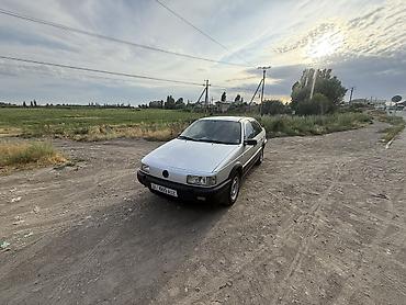 8: Volkswagen Passat: 1990 г., 1.8 л, Механика, Бензин, Седан — 6