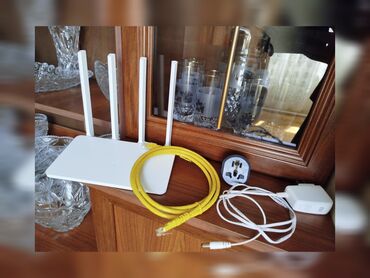 Комплектующие для ПК и ноутбуков: Salam, Xiaomi Router Satılır Cox Sürətli və Siqnalı Bütün Əhatəni