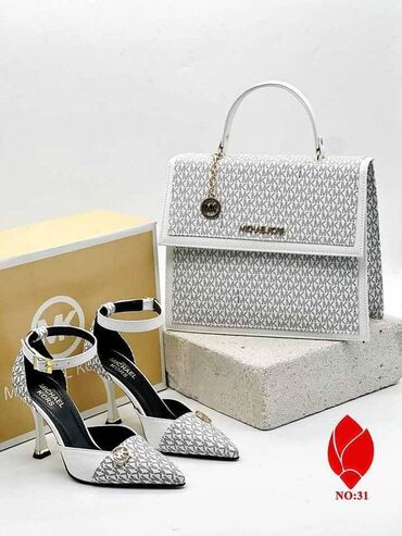 eu brojevi obuce: Sandals, Michael Kors, 41