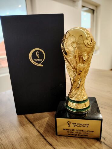 Ostali antikviteti: Prodajem ekskluzivne, unikatne suvenire sa FIFA Svetskog prvenstva u — 2