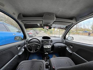 Toyota: Toyota Yaris Verso: 2003 г., 1.5 л, Автомат, Бензин, Минивэн — 9