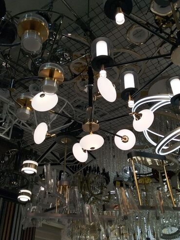 metbex ucun cilciraqlar: Çılçıraq, 10 və daha çox lampa, Metal