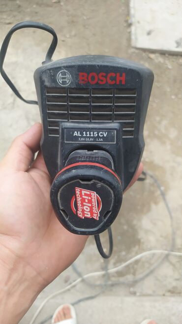 bosch: Продаю батарейку с зарядкой на бош в очень хорошем состоянии оригинал