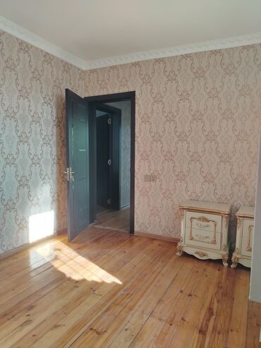 Köhnə tikili: 2 otaqlı ev interyeri - Geniş və işıqlı otaqlar: Hündür tavan, böyük — 6