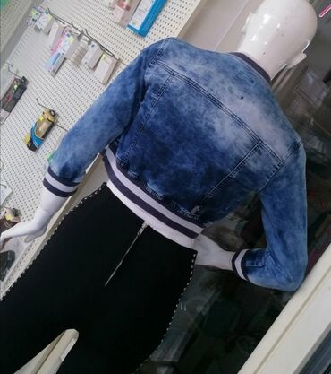 Ostale jakne, kaputi, prsluci: Predivna teksas jakna
Vel S
Kao nova
Uvoz Turska — 4