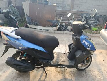 Скутеры: Тип скутера 150 куб. см, Бензин, Б/у — 1