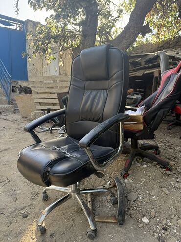 Ofis oturacaqları: Təkərli, Qolları tənzimlənmir, Süni dəri