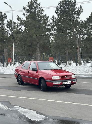 Volkswagen: Volkswagen Vento: 1993 г., 1.8 л, Механика, Бензин, Седан — 4