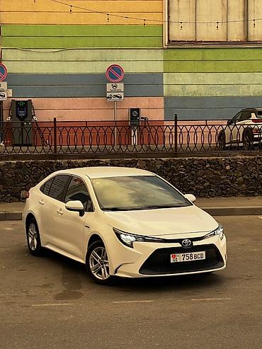 каролла гибрид: Toyota Corolla: 2021 г., 1.8 л, Автомат, Гибрид, Седан — 3