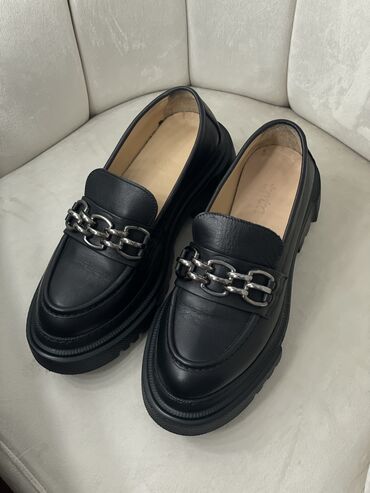 обувь для фудбола: Лоферы женские черные на высокой подошве - 36 размер - покупали в