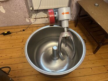 Xəmir yoğuran aparatlar: Salam.Xaricə köçdüyümə görə şəxsi biznesimi satıram.Xəngəl və yaxud — 11