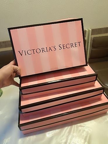 Victoria secret hədiyyə qutuları satılır. 4-lü dəst şəklindədir lalafo.az -da Victoria secret hədiyyə qutuları satılır. 4-lü dəst şəklindədir