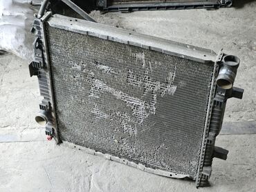 Радиаторы: Радиатор охлаждения двигателя Mercedes-Benz Atеgo, 2002г.в. Оригинал — 15