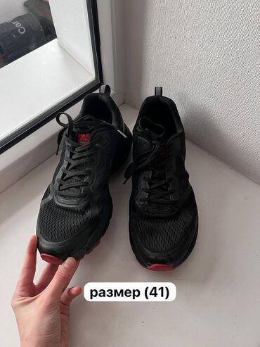 спортивные обувь: Кроссовки, 41, Nike, Б/у, цвет - Черный, Самовывоз